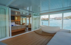 Adonara Jacuzzi,Komodo Boats Charter,Private trip by Mosalaki Luxury Phinisi