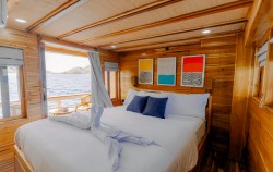 Nirwana Bedroom,Komodo Boats Charter,Komodo Private Trip by Barakati Cruises Deluxe Phinisi