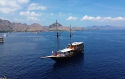 Open Trip 3D2N by Black Beard Luxury Phinisi, Boat