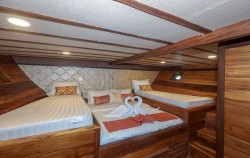 Open Trip 3D2N by Elrora Luxury Phinisi, Family Cabin