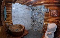 Suite Bathroom image, Open Trip 3D2N by Gammara Deluxe Phinisi, Komodo Open Trips