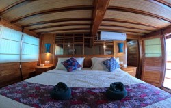 Suite Cabin,Komodo Boats Charter,Private Trip by Gammara Deluxe Phinisi