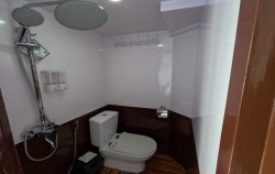 Superior Bathroom,Komodo Boats Charter,Private Trip by Invictus Deluxe Phinisi