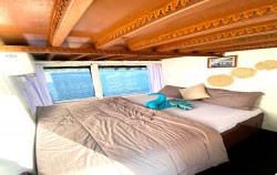 Private Trip by King Cirox Superior Phinisi, Master Cabin