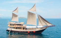 Phinisi Boat,Komodo Boats Charter,Private Trip by Lamborajo 2 Luxury Phinisi