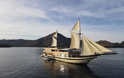 Phinisi Boat,Komodo Open Trips,Open Trip 3D2N by Lamborajo 3 Luxury Phinisi