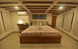 Master Cabin image, Open Trip 3D2N by Leticia Luxury Phinisi, Komodo Open Trips