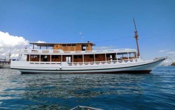 Phinisi Boat,Komodo Open Trips,Komodo 3D2N by North Blue Superior Phinisi