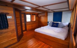 Osaka - Athens Cabin,Komodo Boats Charter,Private trip by Lamain Luxury Phinisi