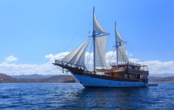 Helena Phinisi image, Komodo Private by Helena Deluxe Phinisi, Komodo Boats Charter