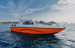 Speed boat,Komodo Boats Charter,Private trip by RRI Bahari 2 Speedboat