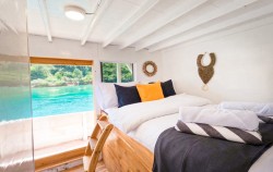 Deluxe Cabin image, Private trip by Santemako Superior Phinisi, Komodo Boats Charter