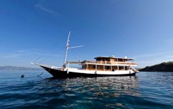 Santemako Phinisi,Komodo Open Trips,Open Trip 3D2N by Santemako Superior Phinisi