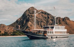 Phinisi Boat,Komodo Open Trips,Open Trips Weekdays by Semesta Luxury Phinisi