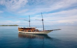 Boat,Komodo Boats Charter,Private Trip by Senada Luxury Phinisi