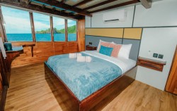 Panoramic Cabin,Komodo Boats Charter,Private Trip by Senada Luxury Phinisi