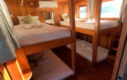 Bunkbed Cabin image, Private trip by Singkolo Superior Phinisi, Komodo Boats Charter