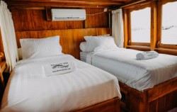 Twin Bedroom,Komodo Boats Charter,Private trip by White Pearl 2 Superior Phinisi