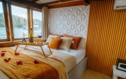 Deluxe Cabin image, Open Trips Weekdays by Akassa Luxury Phinisi, Komodo Open Trips