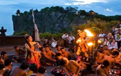 Bali Overnight Package 3 Days and 2 Nights, Kecak Dance at Uluwatu