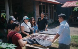 Vanilla Drying image, Well Being Tours by Dwaraloka Authentic, Bali Wellness Retreats