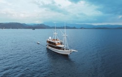 Boat,Komodo Open Trips,Open Trips 3D2N by Radea Luxury Phinisi