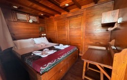 Private Cabin image, Open Trip 3D2N by Radea 2 Luxury Phinisi, Komodo Open Trips