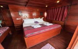 Open Trip 3D2N by Radea 2 Luxury Phinisi, Master Cabin